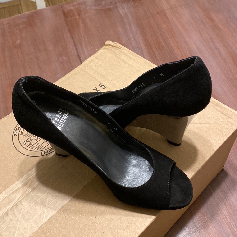 Stuart Weitzman Suede and Chrome Heel Size 6 Made in Spain NEVER WORN